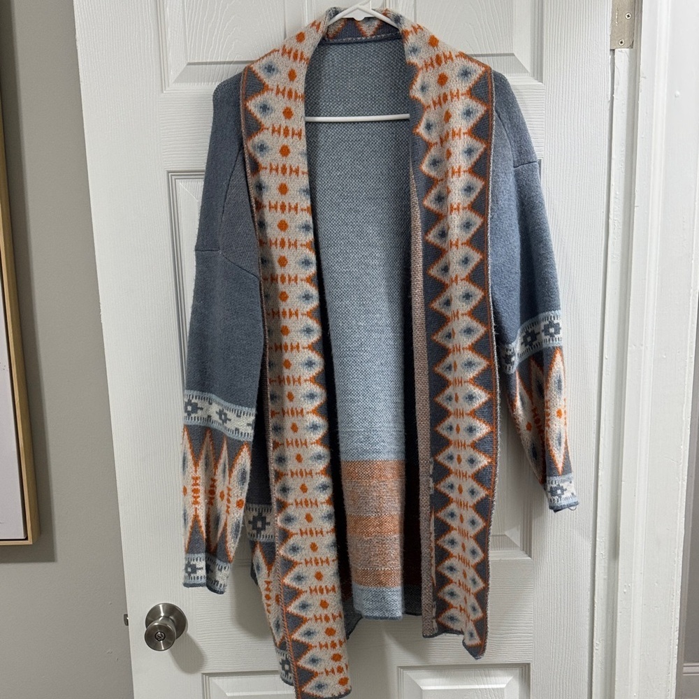 Like new Geometric Patterned Open Cardigan